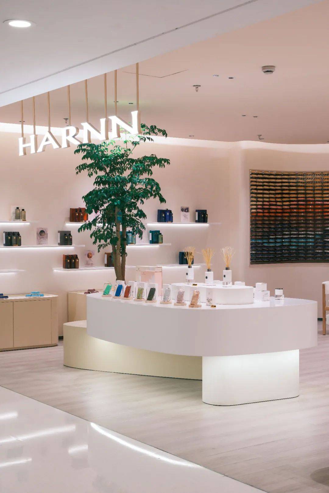 泰国HARNN打造中国线下零售新物种CQ9电子游戏网站“SPA+零售”(图11)